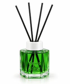 Odorizant de cameră Yumoş Jasmine Iasomie 120 ml, flacon transparent cu lichid verde și patru bețișoare negre, pe fundal alb.