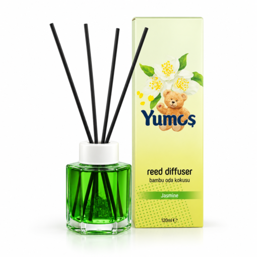 Yumoş Jasmine Iasomie 120 ml, odorizant de cameră cu bețișoare, flacon verde și ambalaj galben-verzui cu flori albe, pe fundal alb.