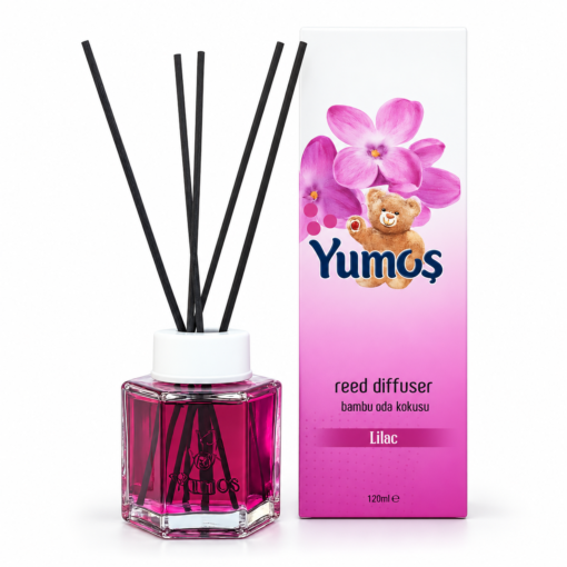 Yumoş Lilac 120 ml, odorizant de cameră cu flacon roz-fucsia, bețișoare negre și cutie alb-roz decorată cu flori, pe fundal alb.