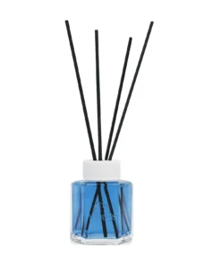 Odorizant de cameră Yumoş Ocean 120 ml, flacon din sticlă cu lichid albastru, capac alb și patru bețișoare negre, pe fundal alb.