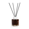 Odorizant de cameră Yumoş Sandalwood 120 ml, flacon din sticlă cu lichid maro, capac alb și patru bețișoare negre, pe fundal alb.