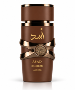 Lattafa Asad Bourbon 100 ml, flacon maro cu benzi încrucișate aurii și medalion central, pe fundal alb