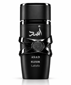 Lattafa Asad Elixir 100 ml, flacon negru cu benzi încrucișate și medalion central, pe fundal alb