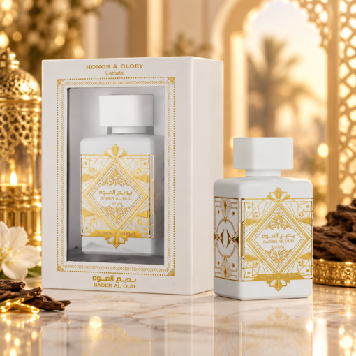 Lattafa Badee Al Oud Honor & Glory 100 ml, flacon și cutie într-un decor de prezentare