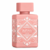 Lattafa Badee Al Oud Noble Blush 100 ml, flacon roz cu ornamente argintii pe fundal alb
