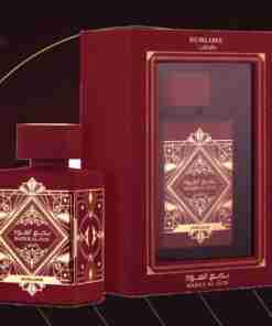 Lattafa Badee Al Oud Sublime 100 ml, flacon și cutie într-un decor de prezentare