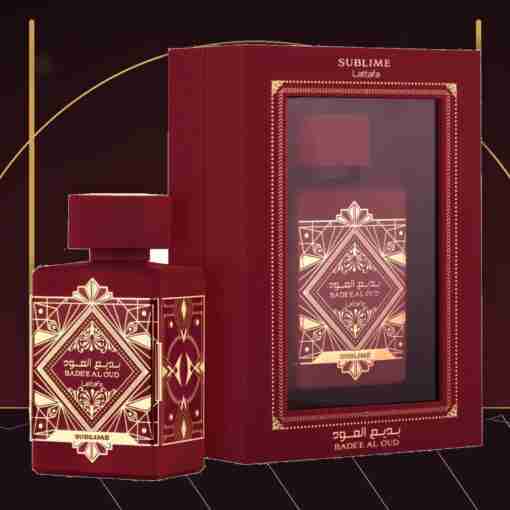 Lattafa Badee Al Oud Sublime 100 ml, flacon și cutie într-un decor de prezentare
