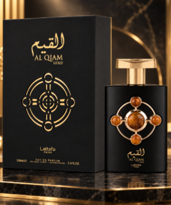 Lattafa Al Qiam Gold 100 ml, flacon și cutie într-un decor de prezentare