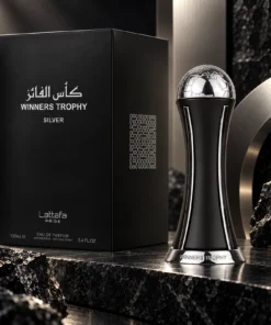 Lattafa Pride Winners Trophy Silver Apă de Parfum Unisex 100 ml – flacon și cutie în decor