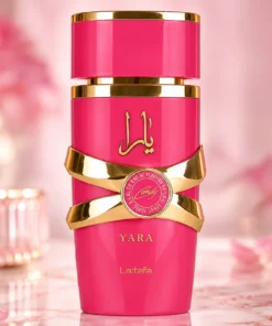 Lattafa Yara Candy Apă de Parfum Damă 100 ml – flacon în decor