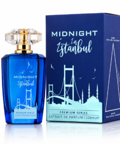 Midnight in Istanbul by PATRIC 100 ml, flacon albastru cobalt cu capac fațetat și cutie bleumarin cu podul Bosfor și moschei stilizate.