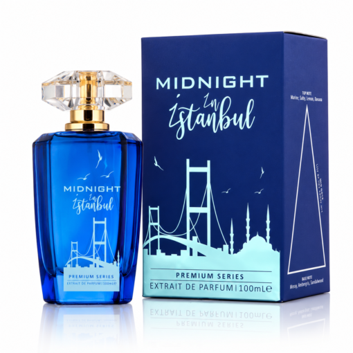 Midnight in Istanbul by PATRIC 100 ml, flacon albastru cobalt cu capac fațetat și cutie bleumarin cu podul Bosfor și moschei stilizate.